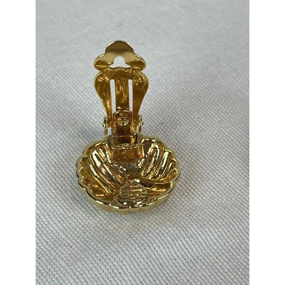 Vintage Clip On Gold Tone Basket Weave Earrings 80s 90s Rubbed - Picture 7 of 8